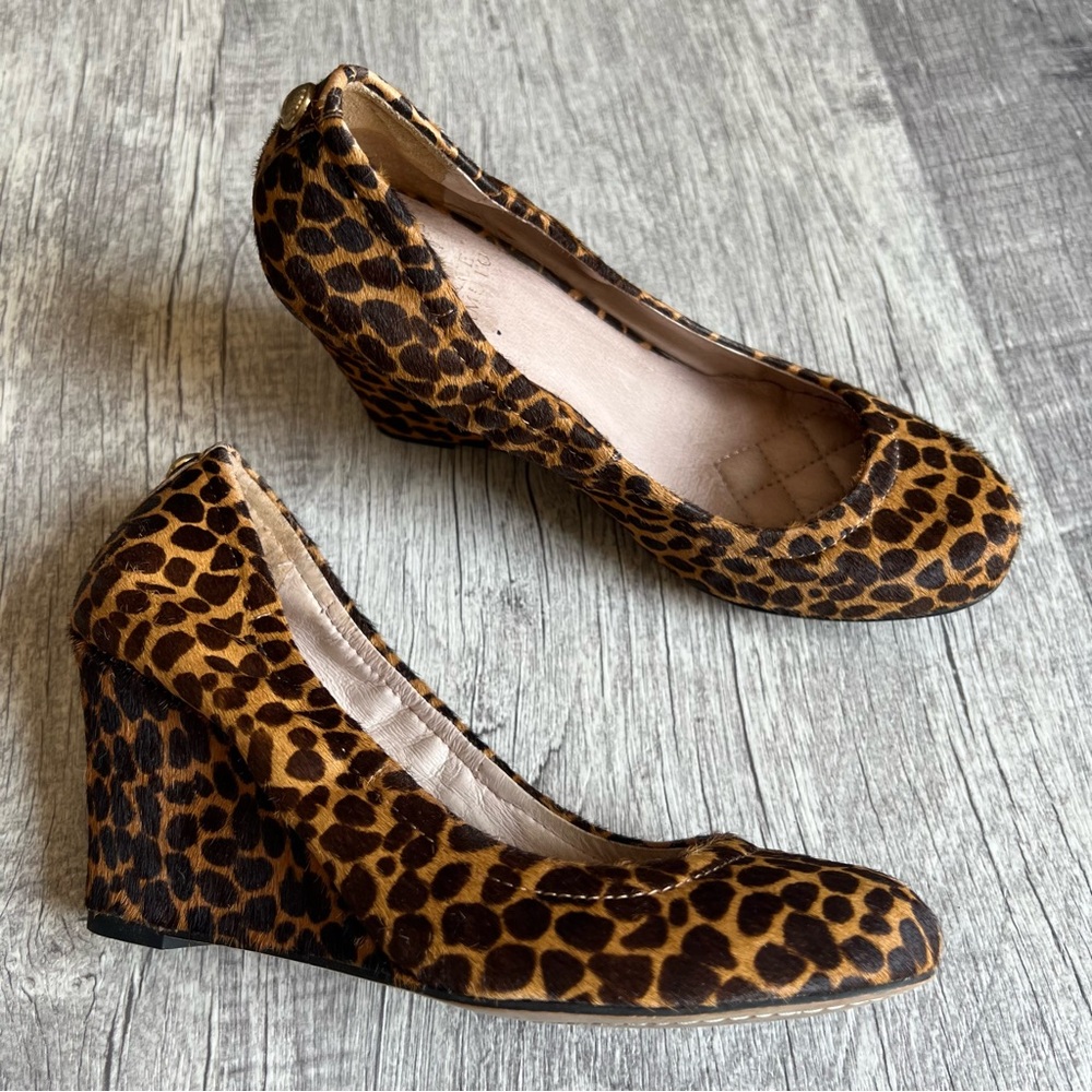 Vince Camuto Leopard High-Heels Size 5M Shoes